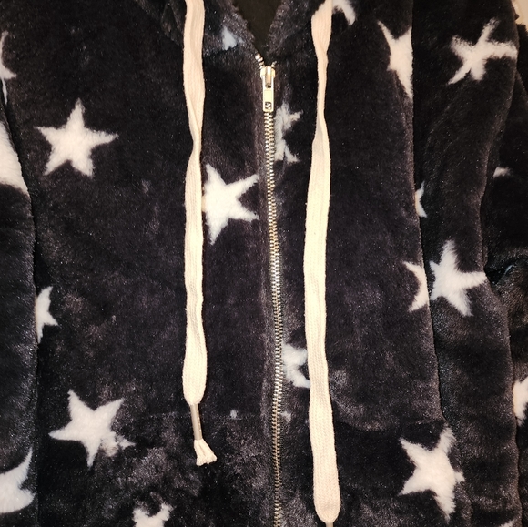 POL black white star Medoum fuzzy zipfront hoodie - Picture 3 of 6